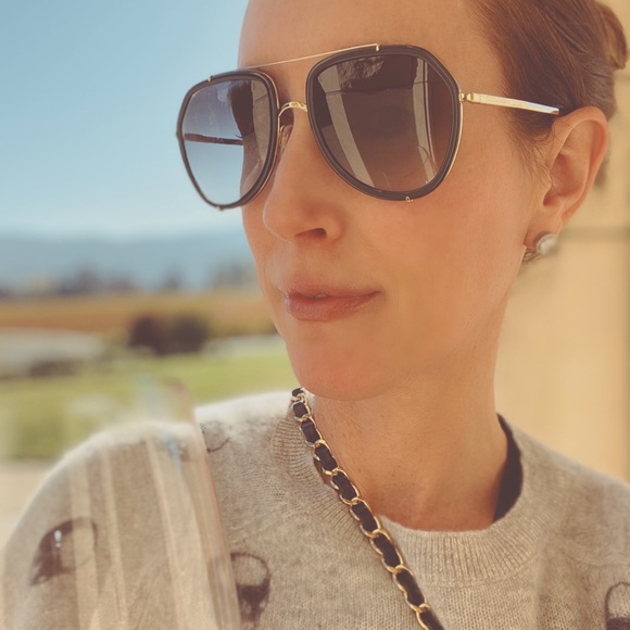 Meet your Posher. - Picture 1 of 1